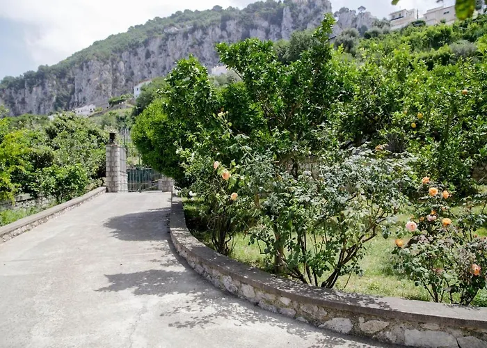 Lemon Grove, Capri דירה