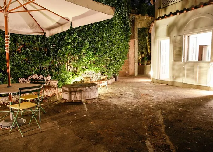 Lemon Grove, Capri *